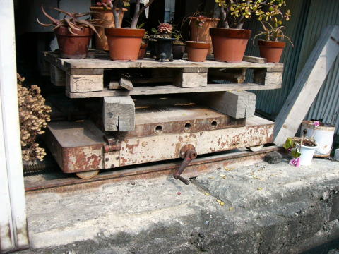 石材屋さんのトロッコです。